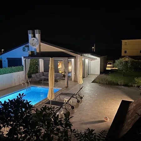 Villa Nostra *