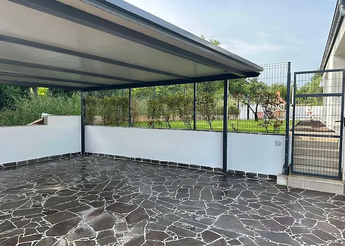 Villa Nostra *